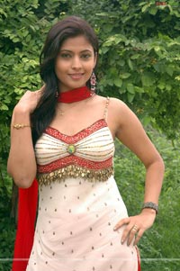 Saira Bhanu Armpit Show