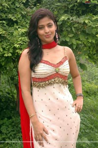 Saira Bhanu Armpit Show
