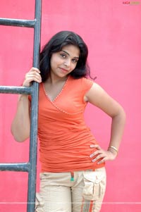 Sri Rekha Navel Cleavage & Armpit Show