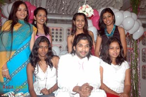 Allu Arjun with 6 Valentines