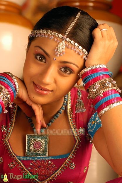 Trisha - Allari Bullodu