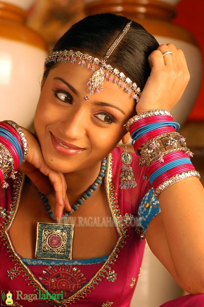 Trisha - Allari Bullodu