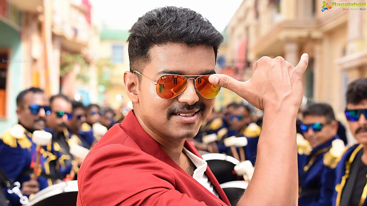 In \'Theri\', Vijay Pulls Off his Looks With Panache: Stylist
