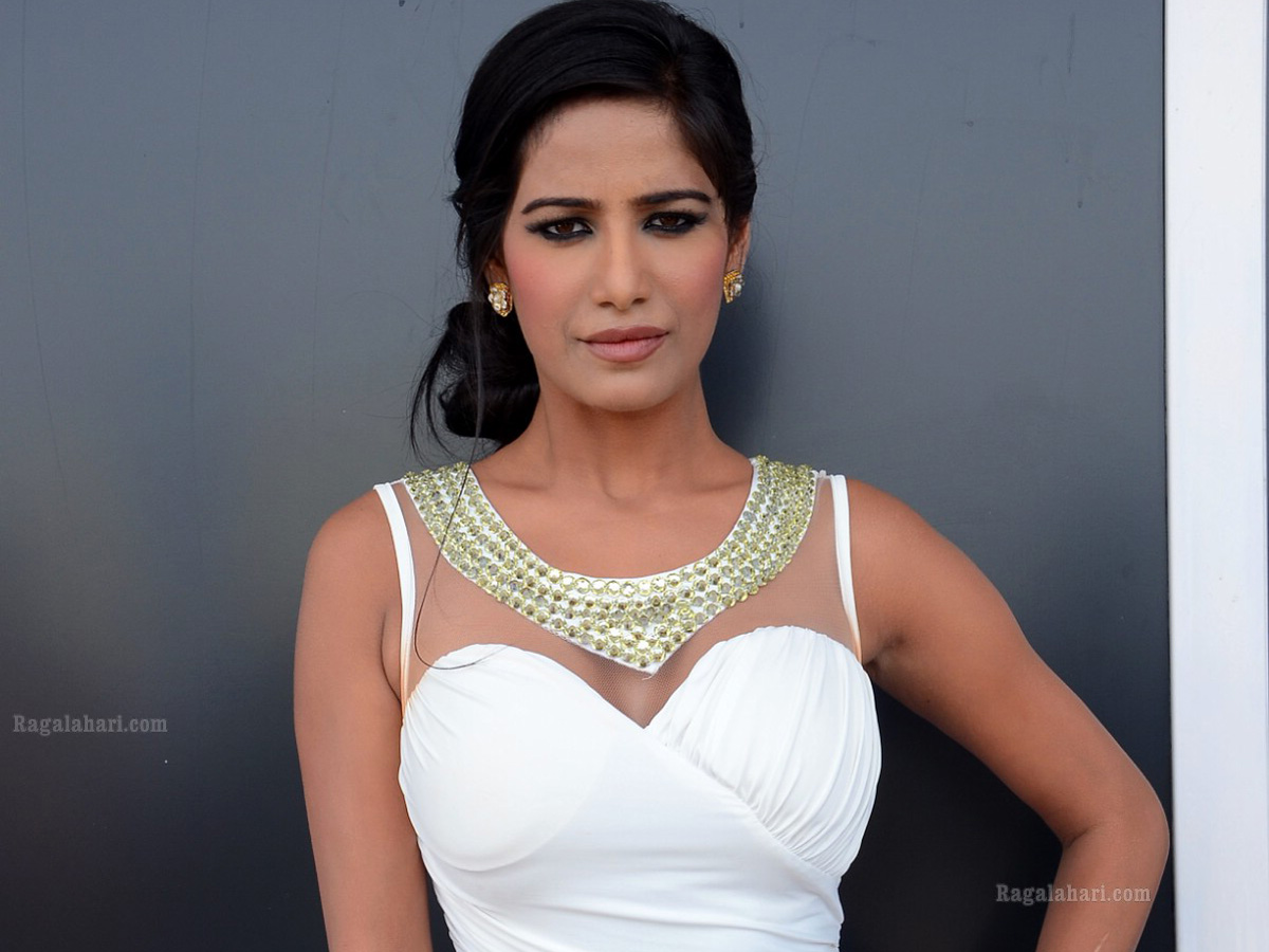 Model, erotic actress Poonam Pandey passes away