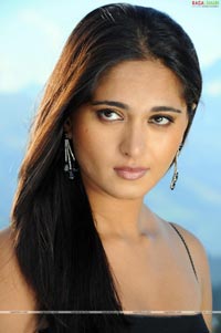 Anushka Photo Gallery/Wallpapers from Sowryam