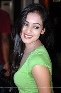 Sonal Chauhan Photo gallery/Wallpapers