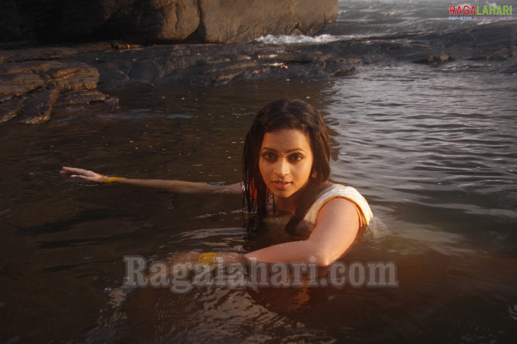 Bhavana Latest Photoshoot Images, Photo Gallery