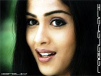 Exclusive Genelia wallpaper from Sathyam